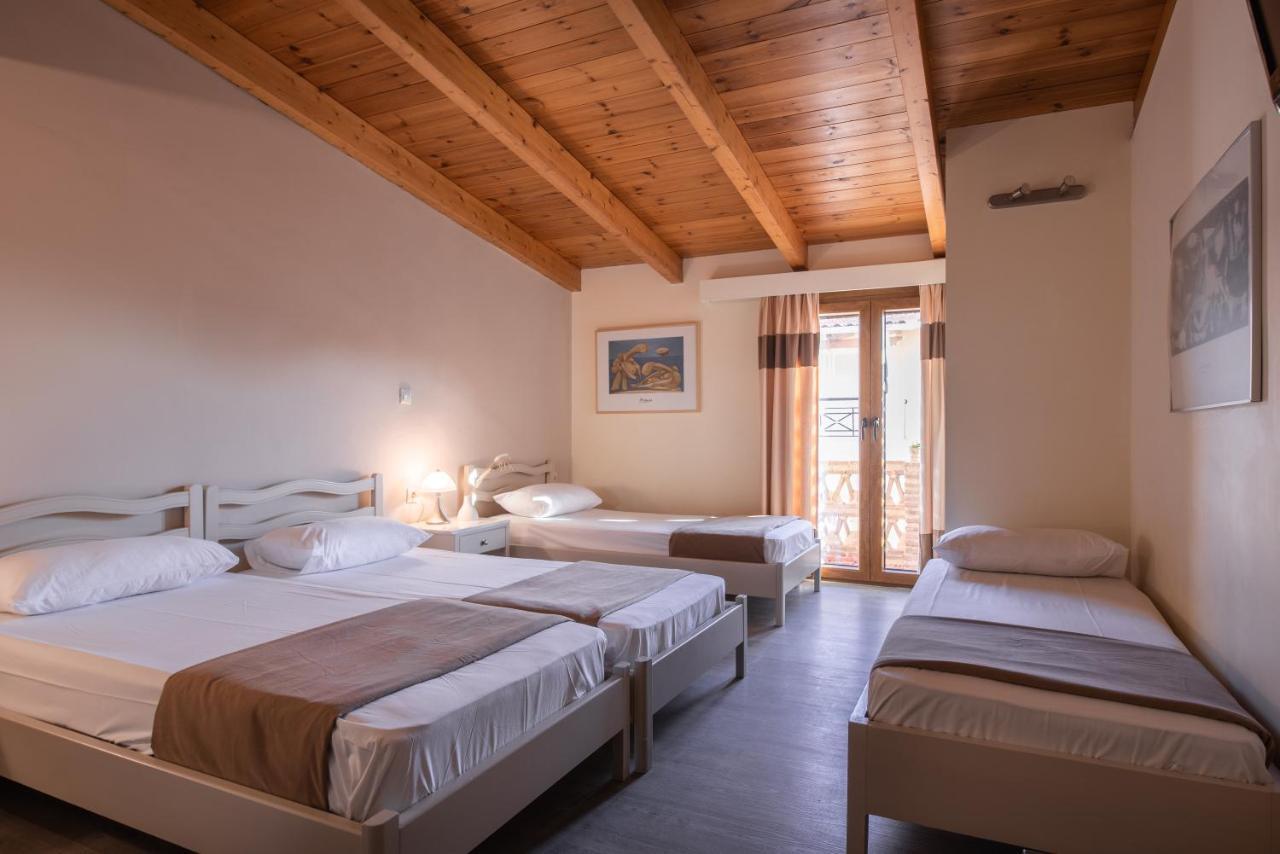 Hotel Yria 2*